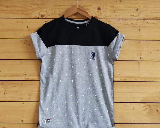 Grey men's regular fit T-shirt from 8969, shown in size L, soft cotton fabric with a classic crew neckline.