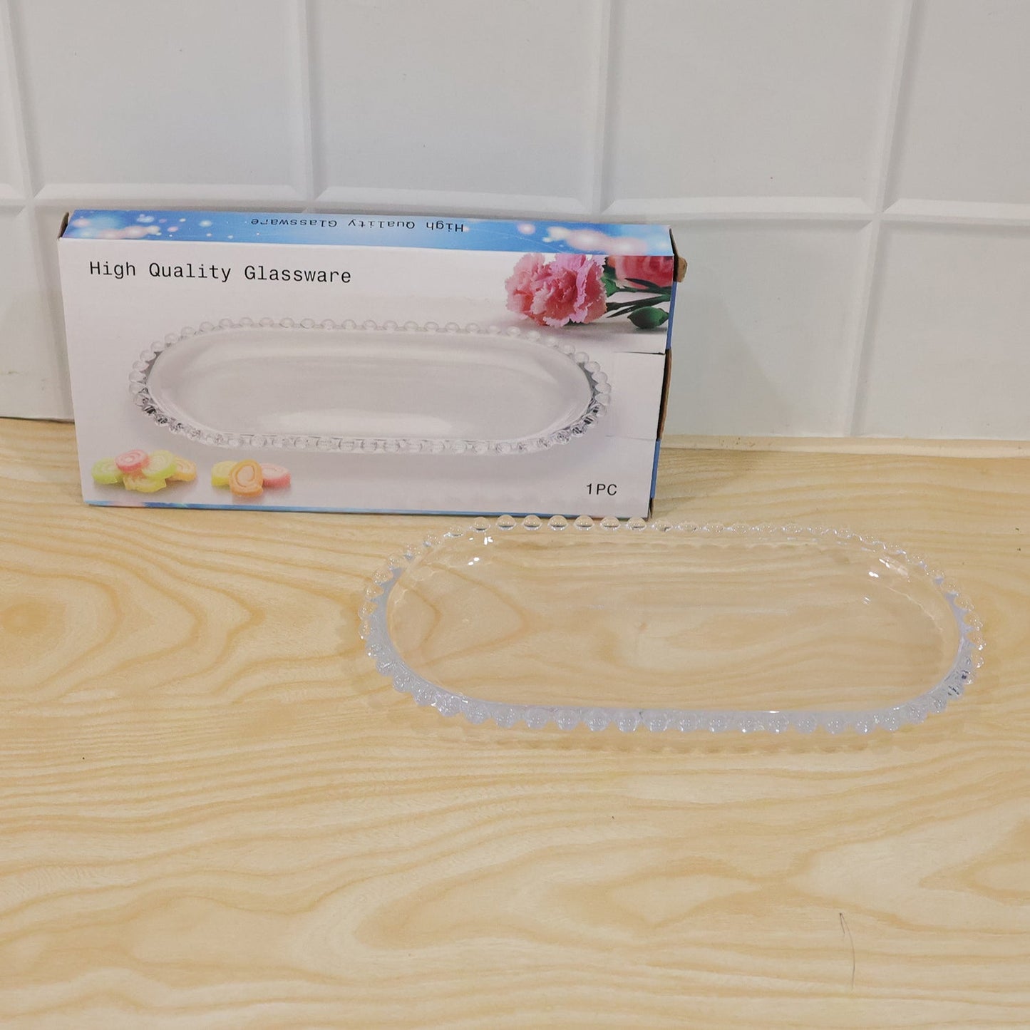 Wukusy 9-inch oval transparent glass serving tray with beaded edge, ideal for snacks and appetizers, elegant and durable platter