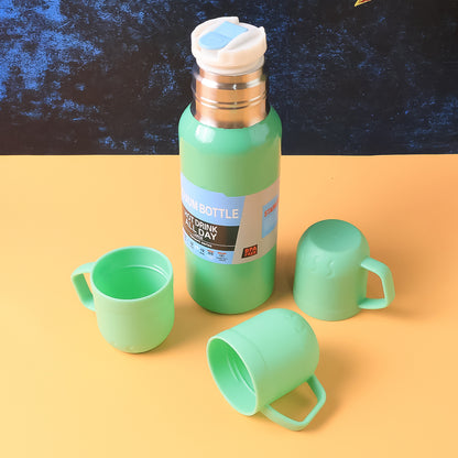 Wukusy green stainless steel vacuum flask set with 3 cups, approximately 500ml, for hot and cold beverages.