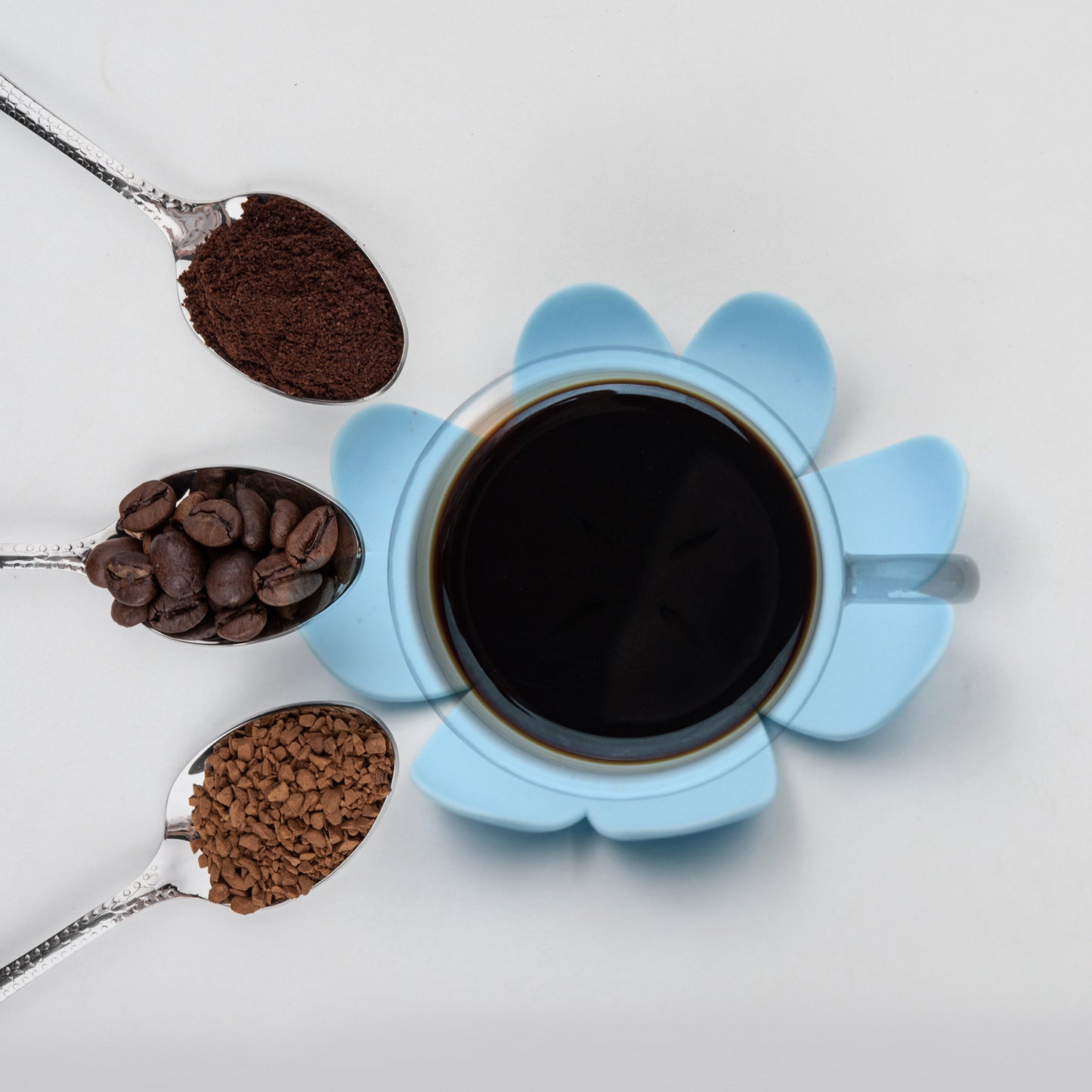 Set of six Wukusy heat-resistant plastic coasters for coffee mugs and glasses, ideal for kitchen and dining table use.