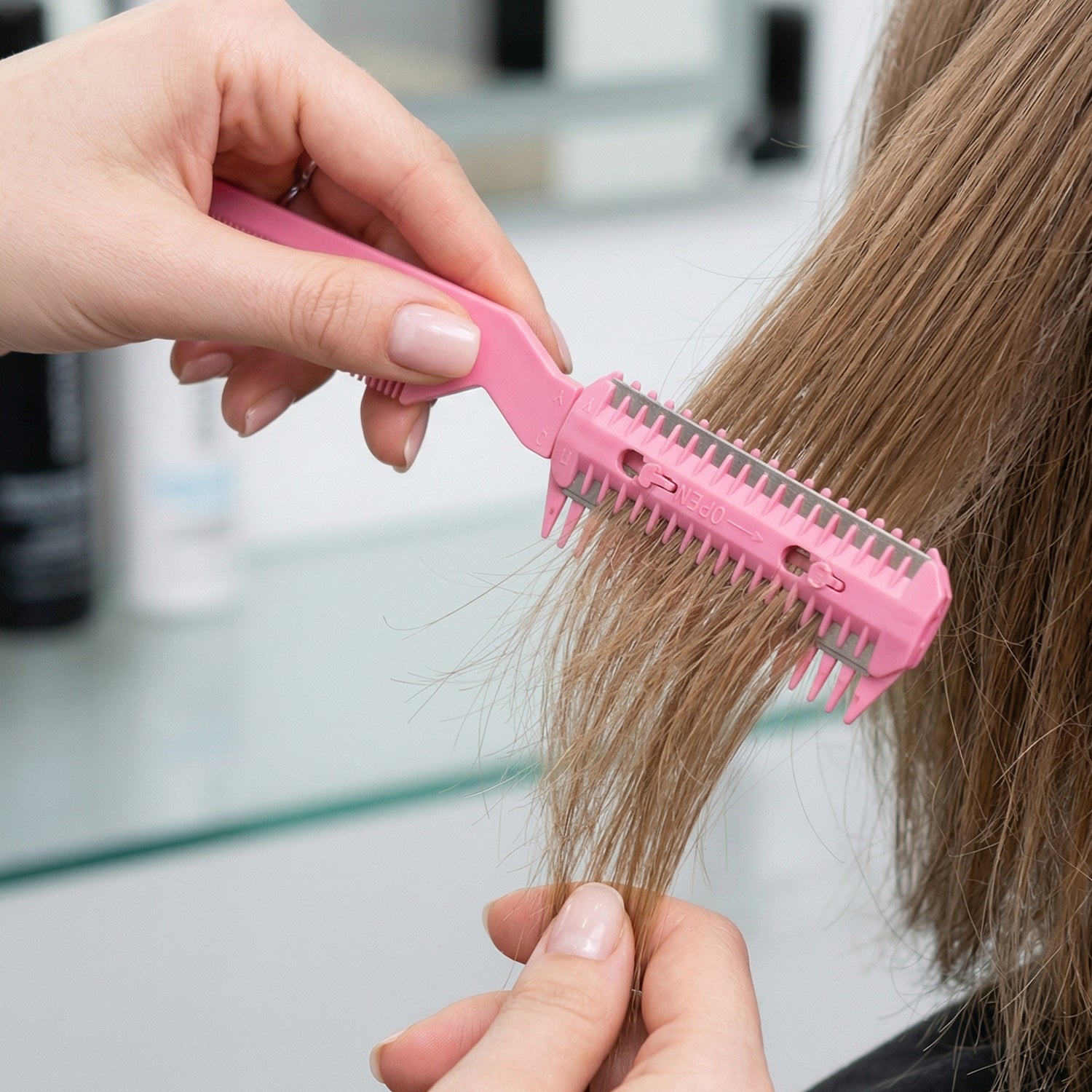 Wukusy double-sided professional hair thinning comb with fine and wide teeth for precise haircutting and styling.