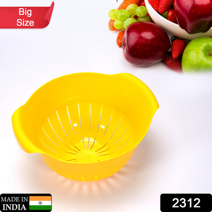 Wukusy plastic fruits and vegetables noodles pasta washing bowl with built-in strainer for rinsing produce and pasta.