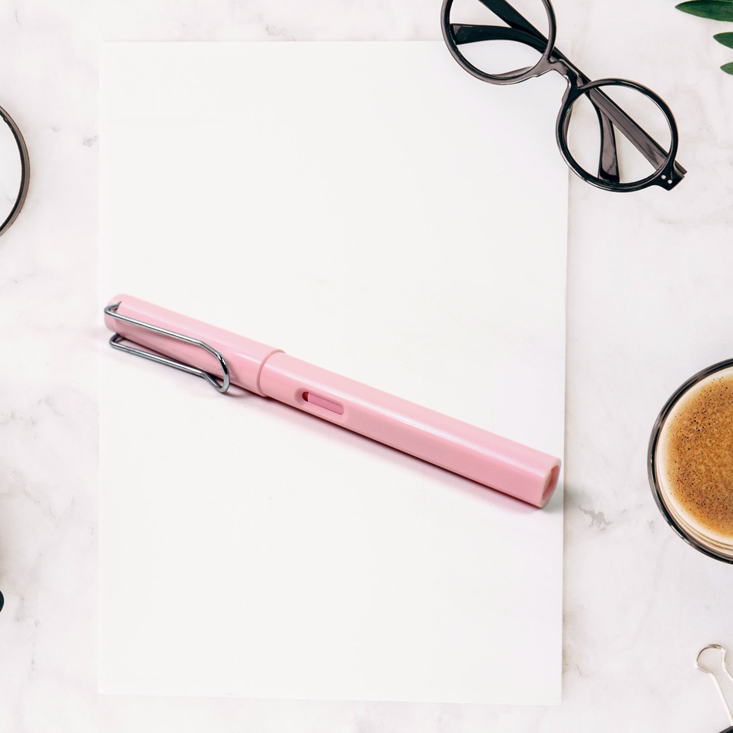 Wukusy Fountain Blue Pen with three ink refills, featuring a sleek office pen design and smooth writing tip.