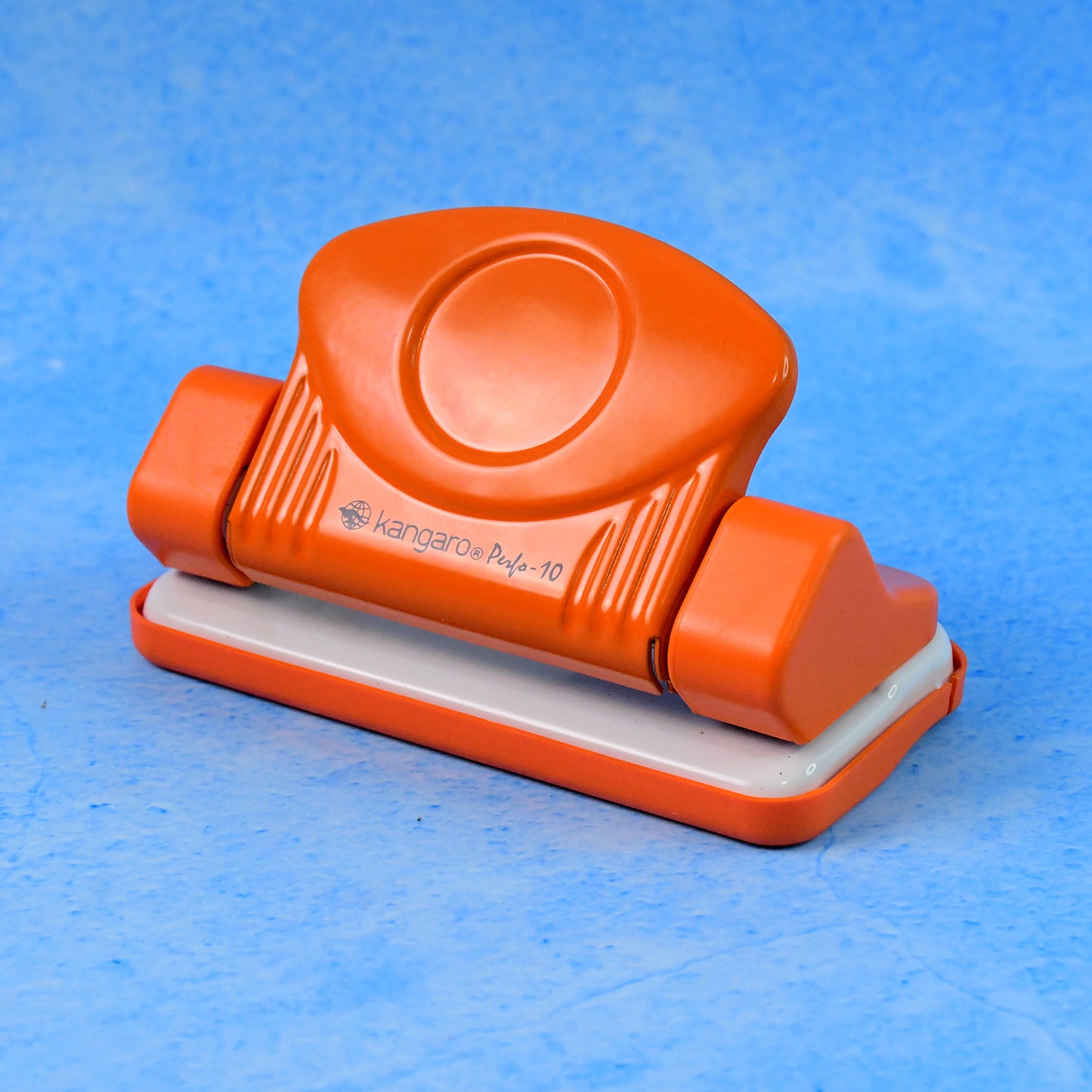 Wukusy Kangaro 5-in-1 stationery gift set including stapler, staples, staple remover, and tape dispenser on a white background.