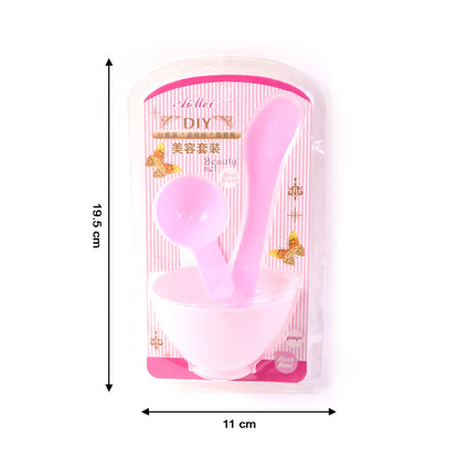 Wukusy 3-piece facial mask mixing bowl set with stirrers, made of durable plastic for skincare and beauty mask preparation.