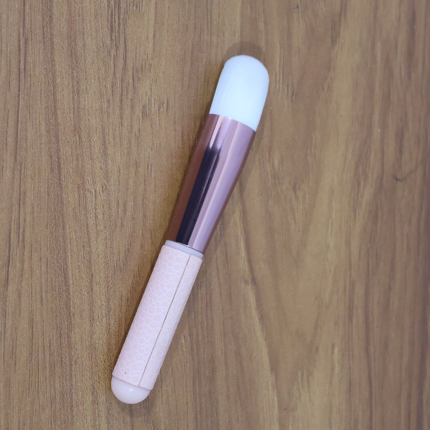 Wukusy premium soft makeup brush for smooth application, featuring natural bristles and ergonomic handle in a sleek design.