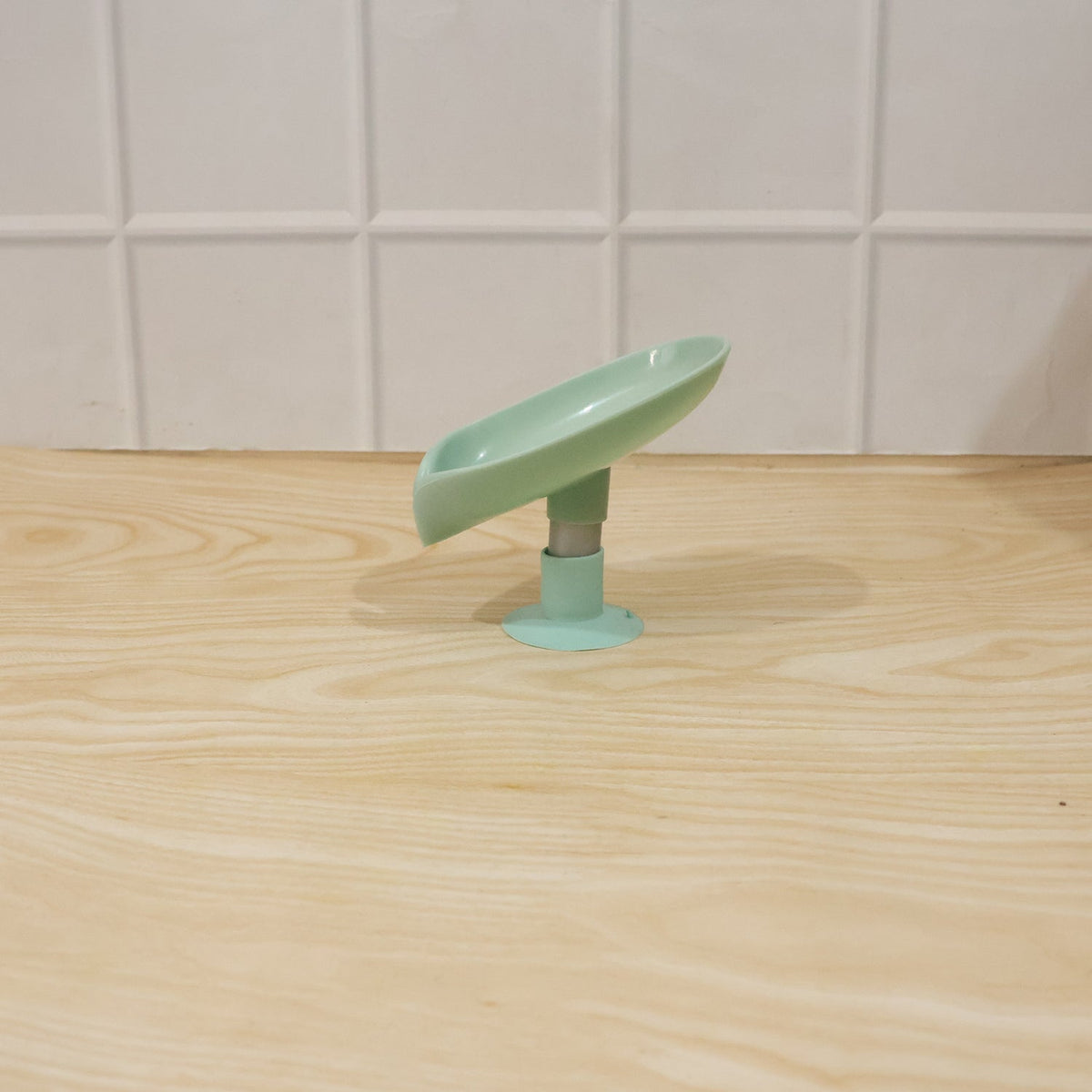 Plastic Leaf Suction Cup Soap Holder  Wall-mounted Bathroom Organizer