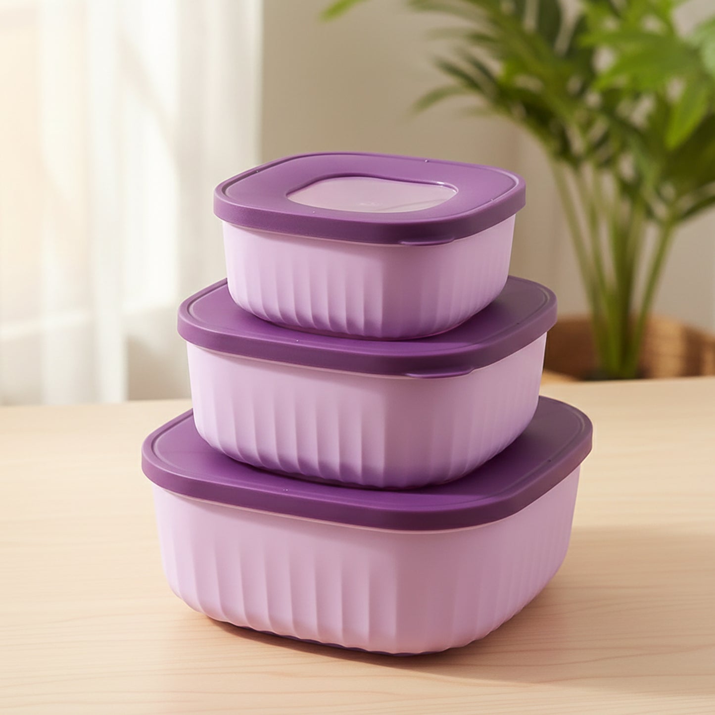 Set of three Wukusy food storage containers in various sizes with clear lids for kitchen organization and freshness.