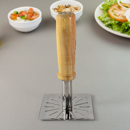 Wukusy stainless steel potato masher with wooden handle, square design, ideal for mashing potatoes and vegetables in the kitchen.