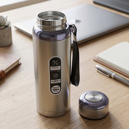 Wukusy premium stainless steel vacuum insulated water bottle, 600ml, with a sleek design and secure screw-on lid.