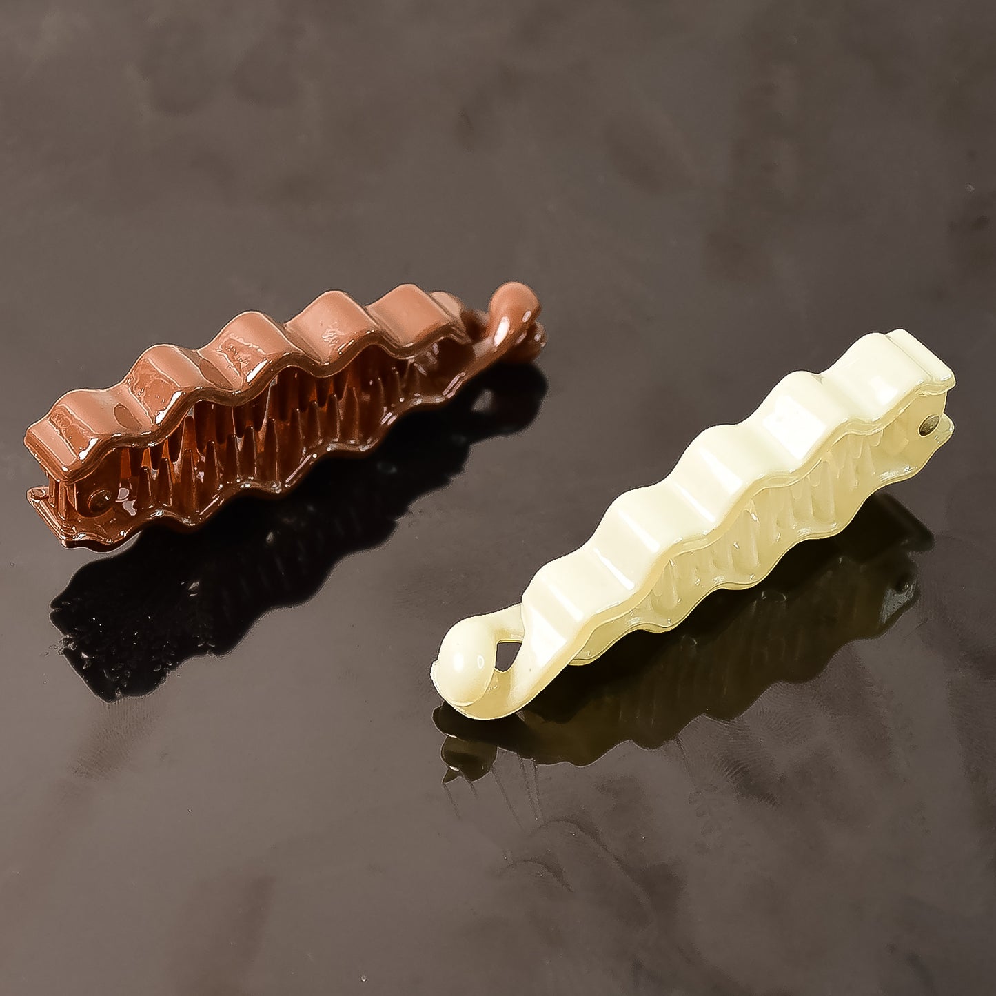 Wukusy plastic hair claw clip in mixed colors, strong and durable hair accessory for securing hair styles