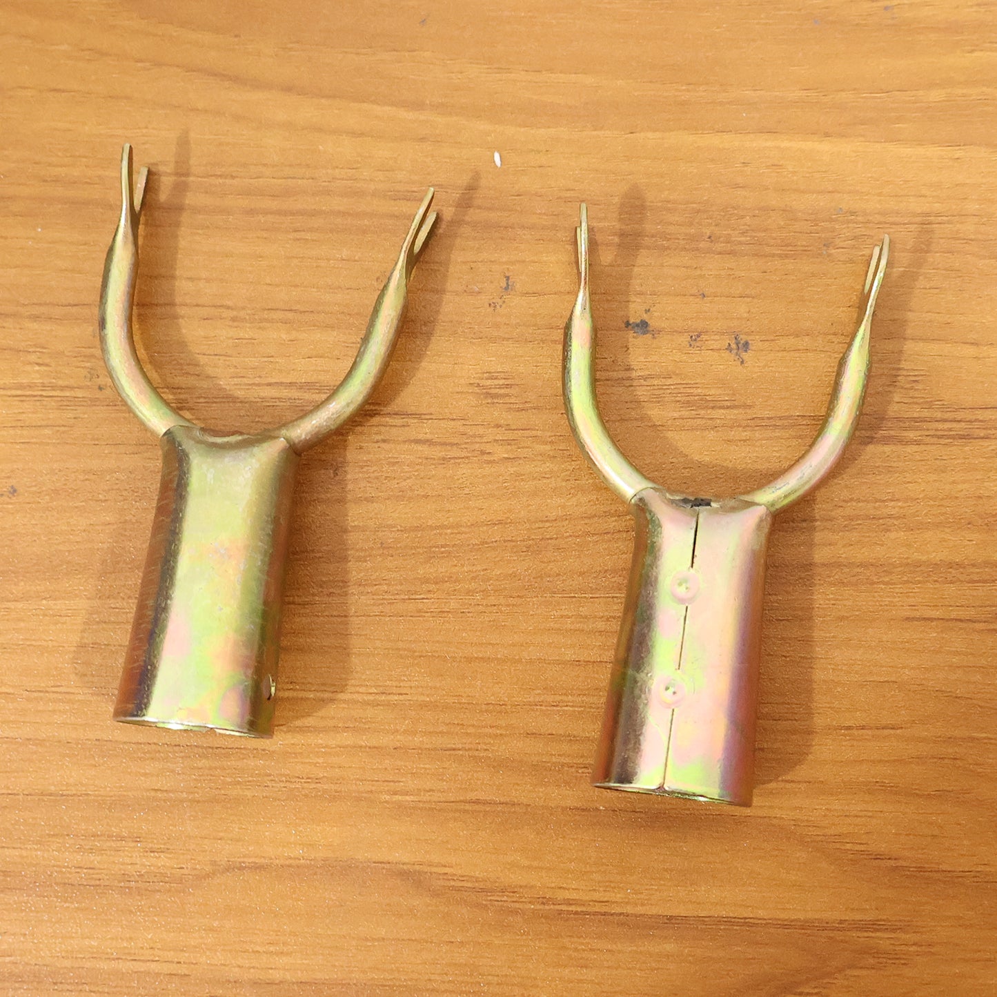 Wukusy fruit plucking tool head set with two plastic heads for easily harvesting fruits from trees and plants.