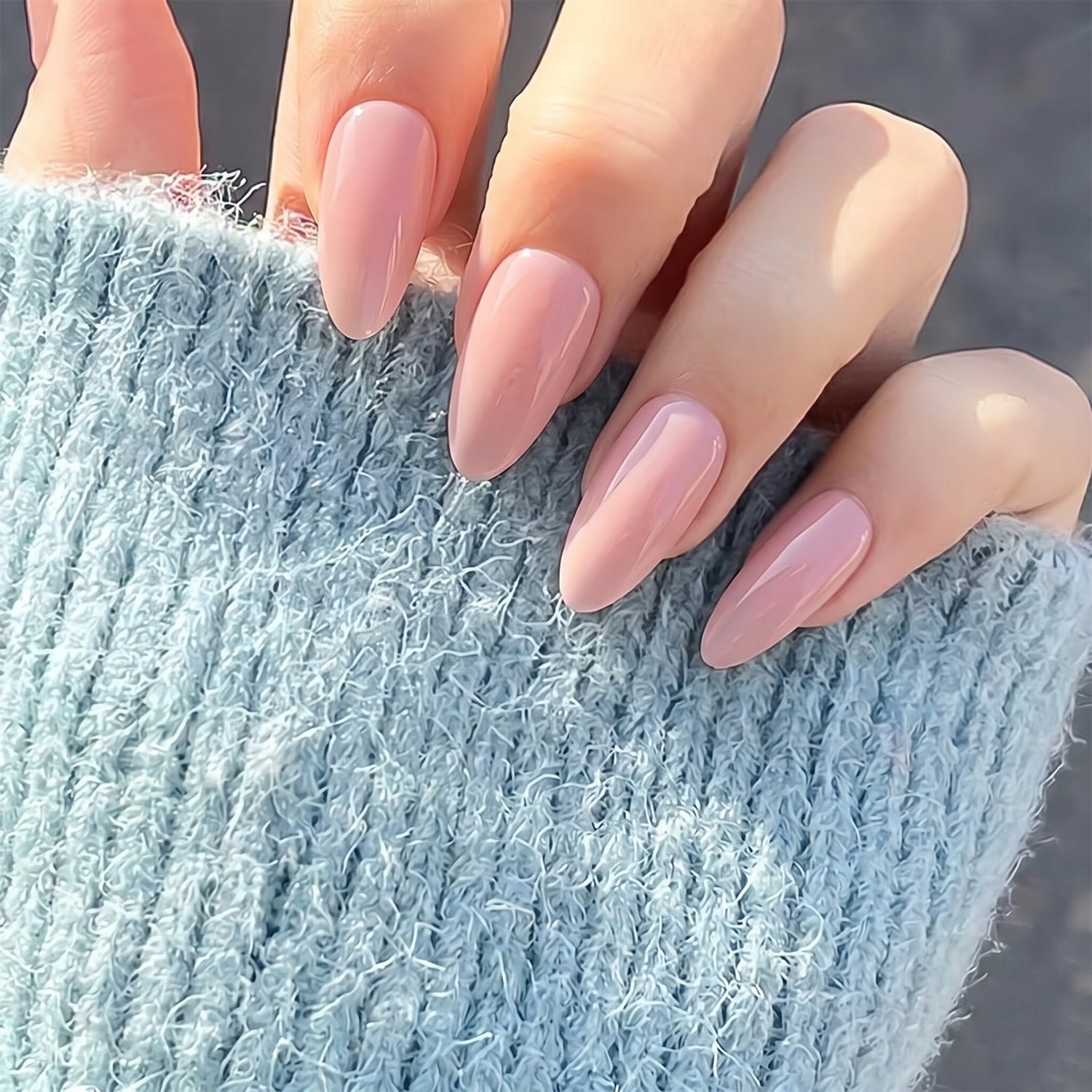 Wukusy artificial nail tips set with elegant French manicure design for at-home nail art and professional-looking results