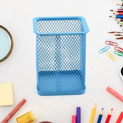 Wukusy metal mesh desk pen holder for office, compact pencil holder with a breathable mesh design for organized workspace.