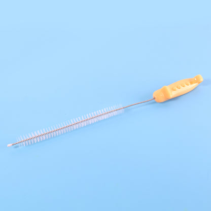 Wukusy bottle spout cleaning brush with ergonomic handle, 22 cm long, designed for thorough cleaning of bottles and narrow openings.