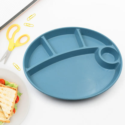 Wukusy 5577 biodegradable plastic food plate with 5 compartments and spoon, suitable for snacks, desserts, and outdoor camping.