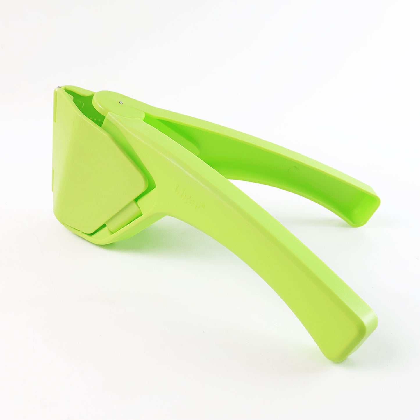Wukusy Liger plastic handheld lemon and orange squeezer for fresh juice extraction in home kitchen.