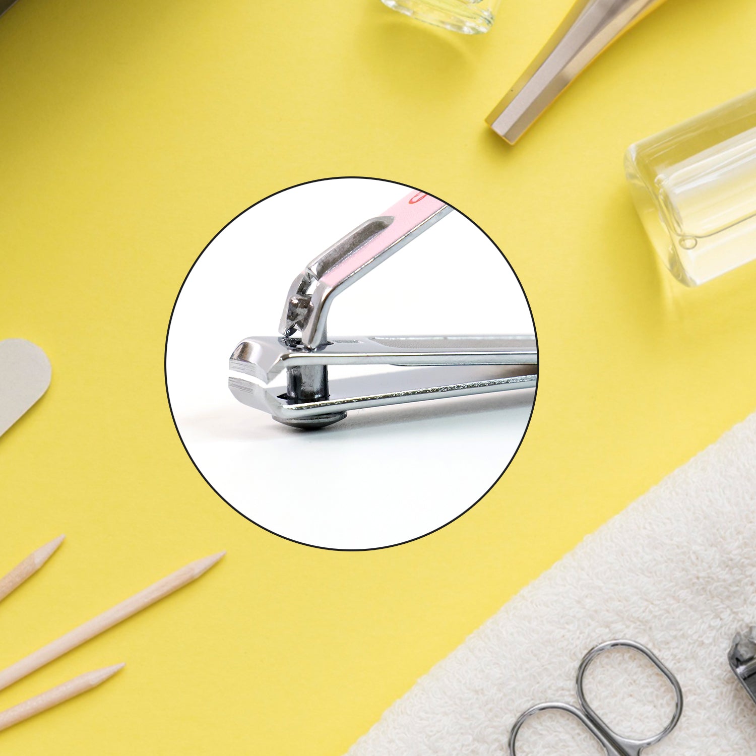 Stainless steel Wukusy nail clipper with built-in nail catcher and nail file, perfect for precise personal grooming.