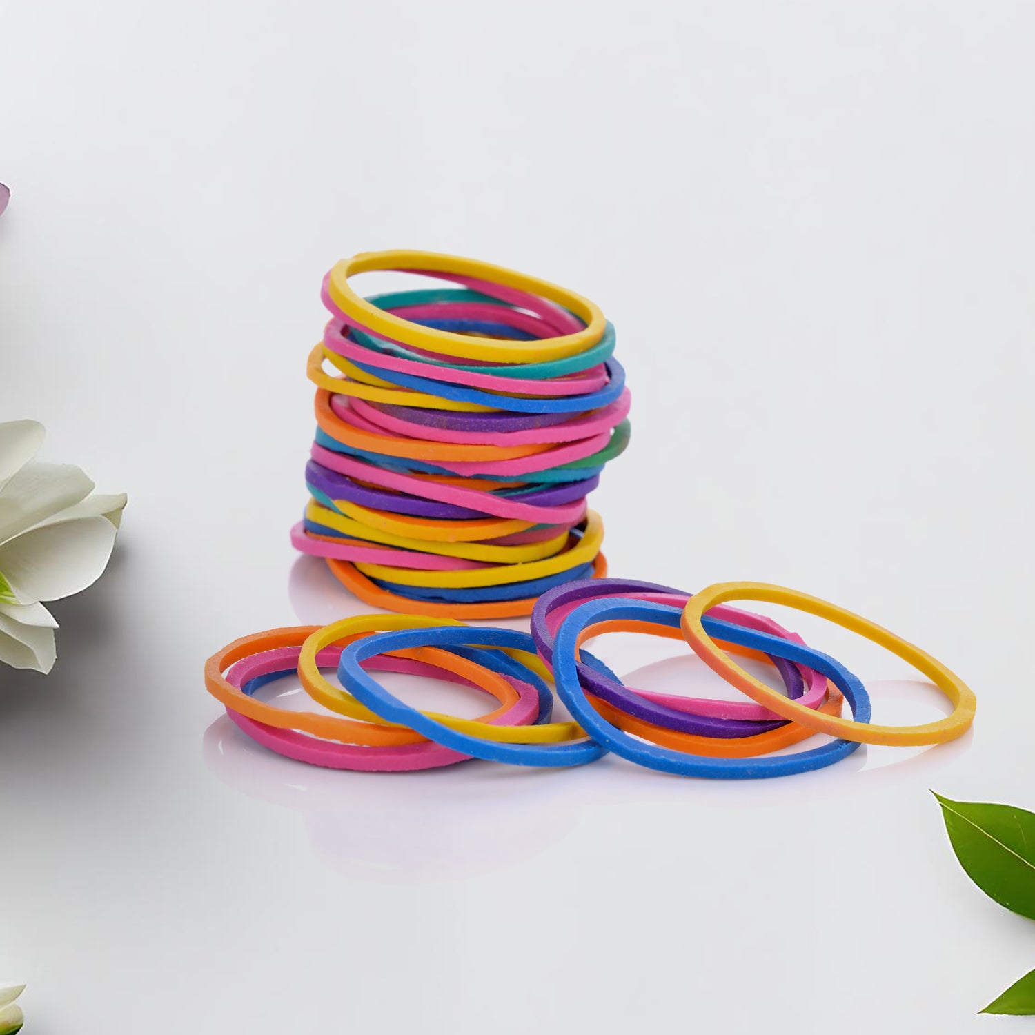 Multicolored elastic rubber bands for office and kitchen accessories, reusable and flexible by Wukusy.