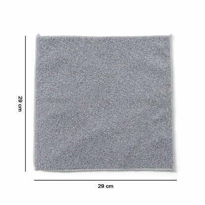 Wukusy reusable microfiber cleaning cloth, 29x29 cm, shown folded with soft texture, ideal for cleaning surfaces and appliances.