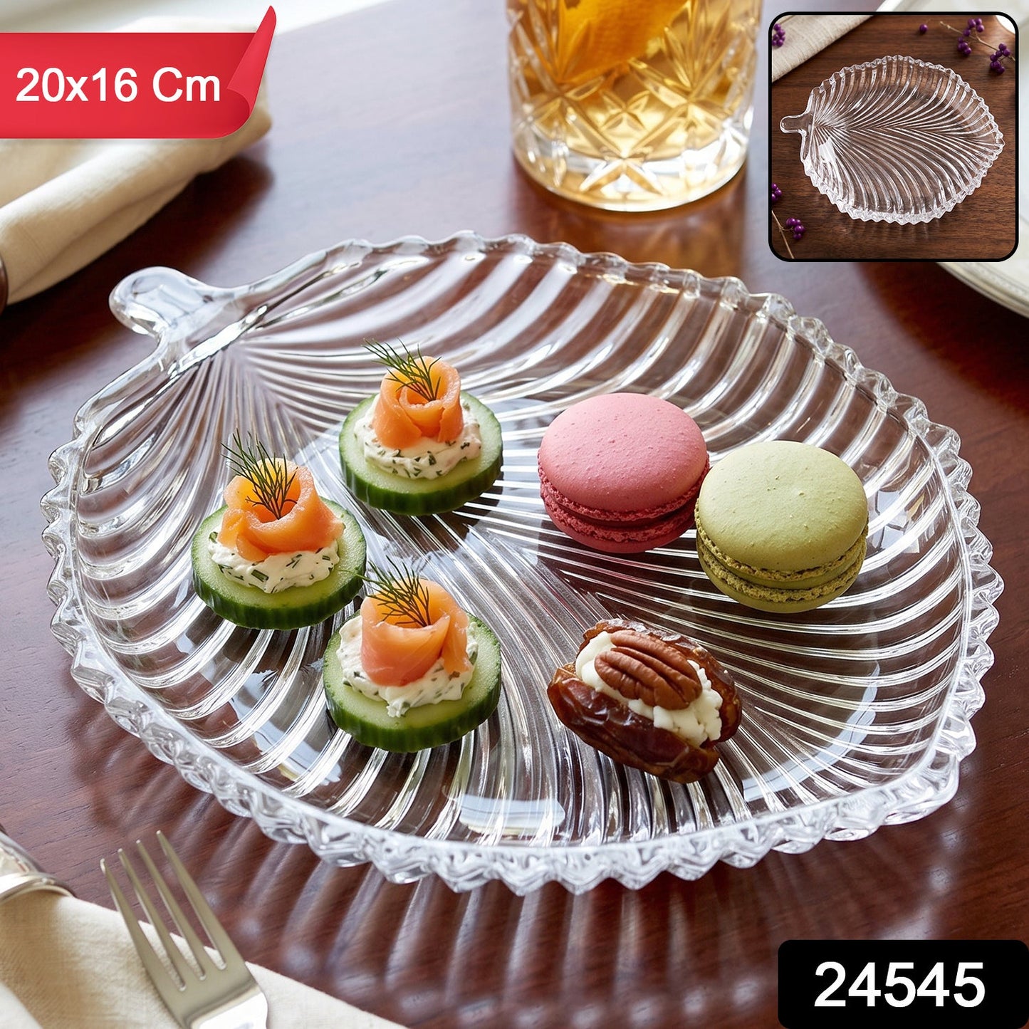 Wukusy leaf-shaped glass serving tray, 20x16 cm, ideal for snacks and desserts, elegant platter for entertaining.