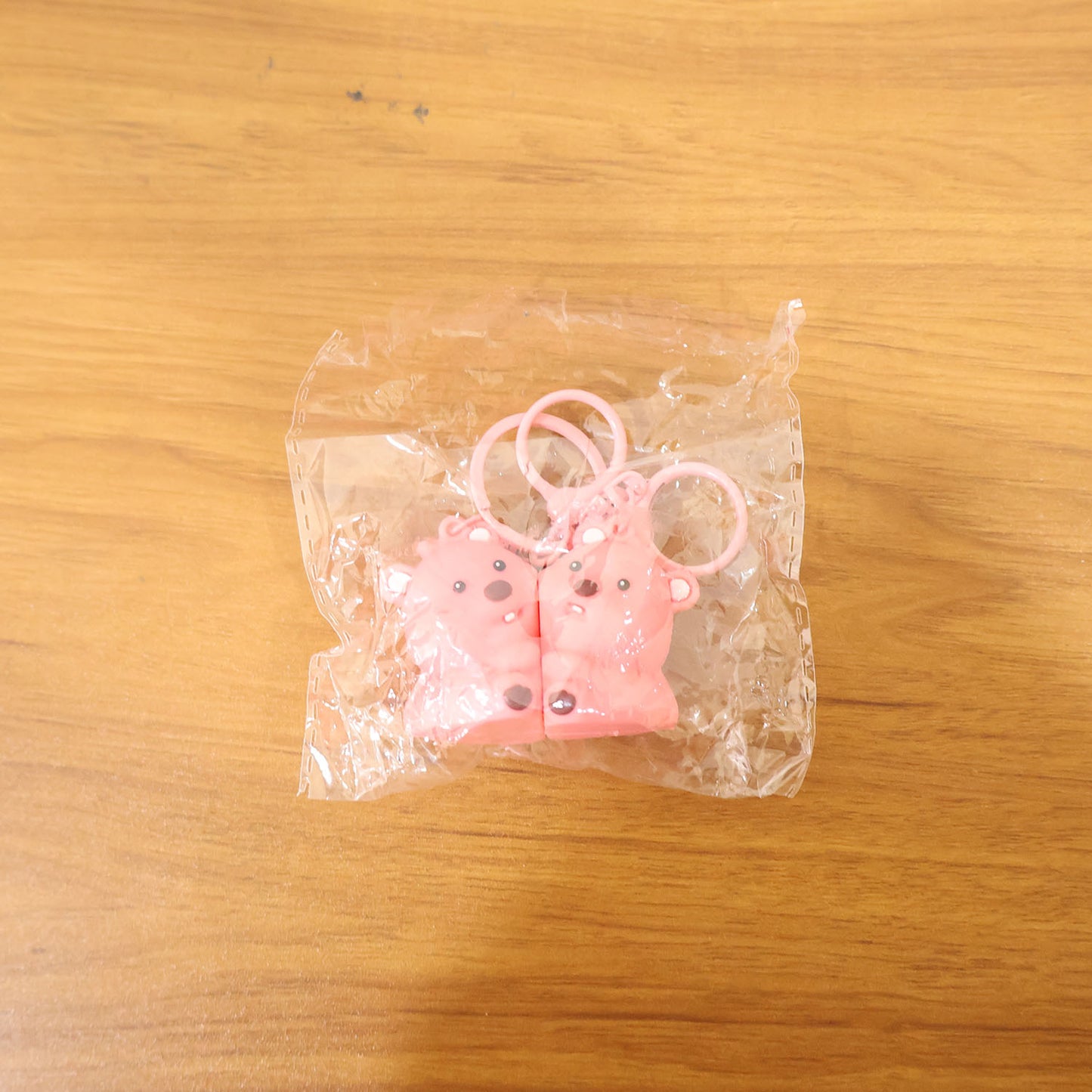 Cute Wukusy bear-shaped 2-in-1 couple keychain set with two pieces, featuring adorable bear designs for keys or accessories.