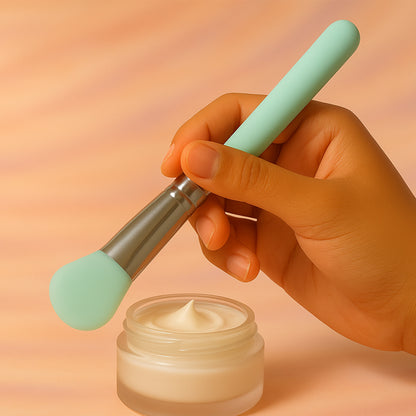 Wukusy soft silicone face mask applicator brush, single piece, designed for smooth and even facial mask application.