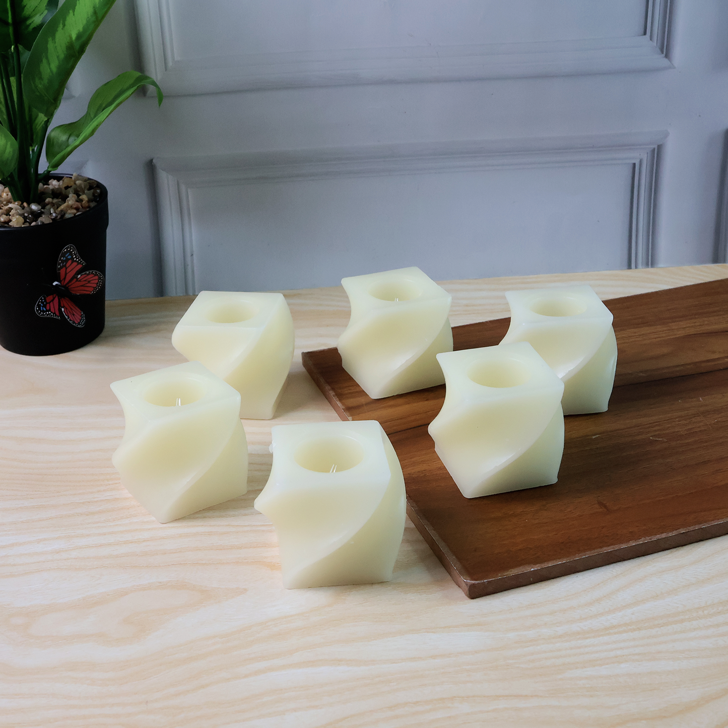 Set of 6 Wukusy LED flameless square tealight candles for home decor, illuminated decorative lamps.