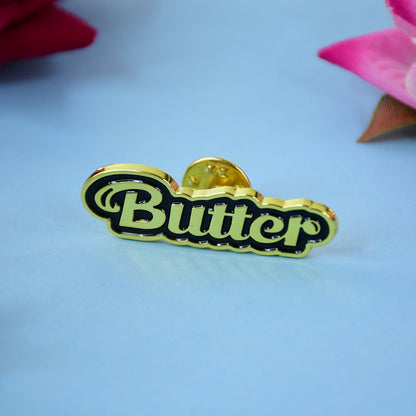 Metal badge pin with a random stylish design, perfect for office use, by Wukusy.