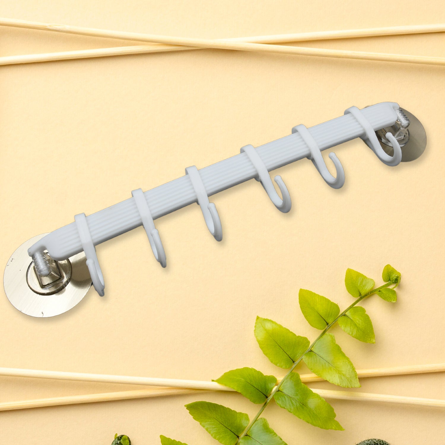 Wukusy wall-mounted bath towel hanger with shelf and hooks, ideal for organizing towels in bathroom or kitchen spaces