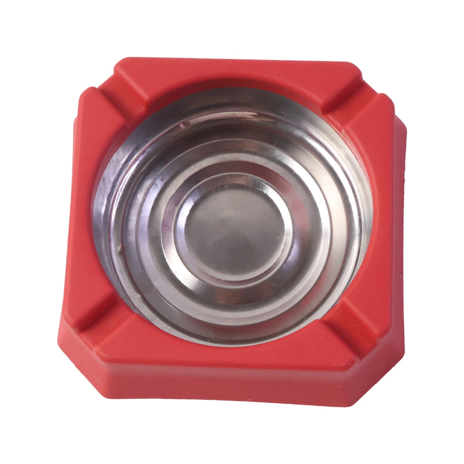 Heat-resistant Wukusy ashtray with a smooth ceramic surface and a deep bowl for cigarette ashes and butts.