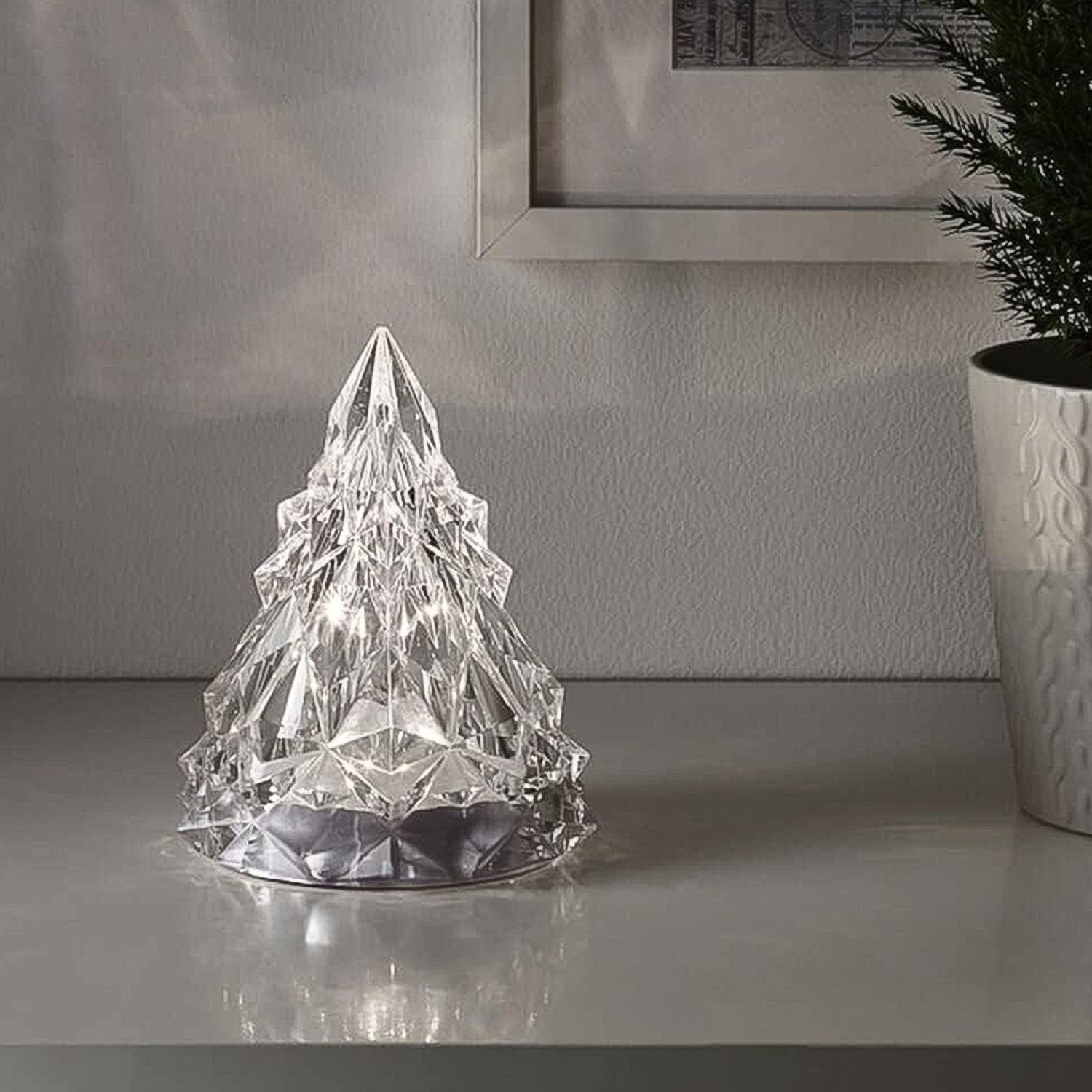 Wukusy Iceberg Pyramid Candlelight tea light for home decor, featuring a sleek, geometric design in a compact size.
