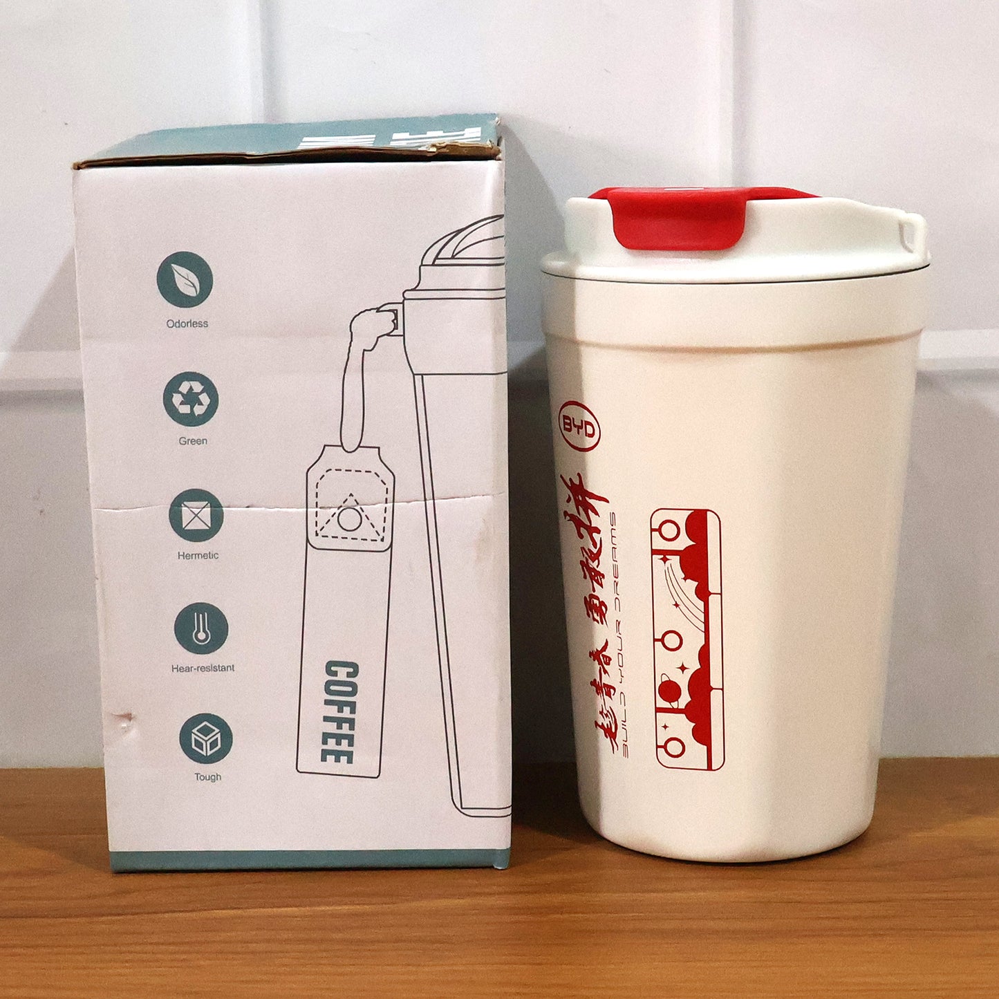 Wukusy 500ml vacuum insulated travel mug with lid, stainless steel tumbler for hot and cold beverages, shown with lid attached.