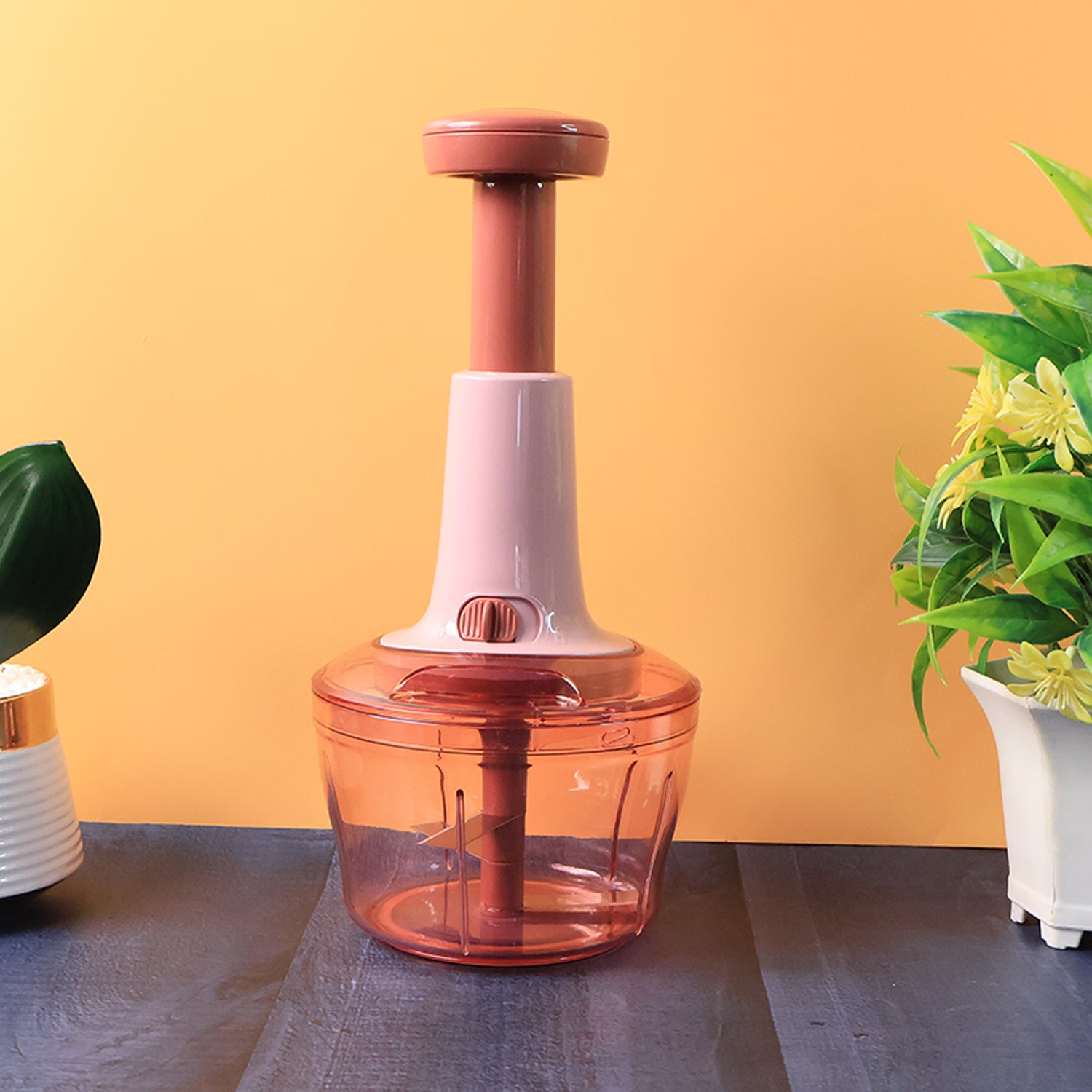 Wukusy Apex Smart Manual Vegetable and Fruit Chopper with 800ml capacity, stainless steel blades and ergonomic handle for easy chopping