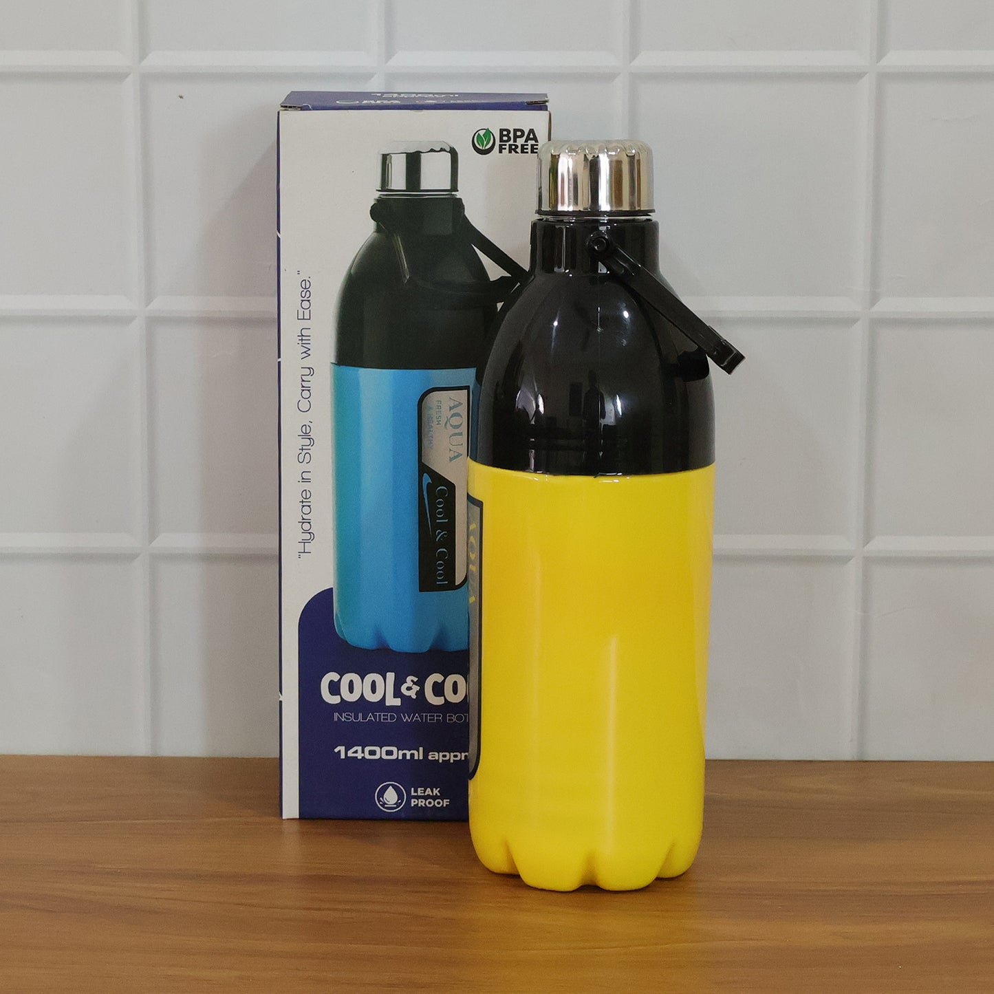 Wukusy large capacity leakproof water bottle, 1400ml, with a clear plastic body and screw-top lid for daily hydration.