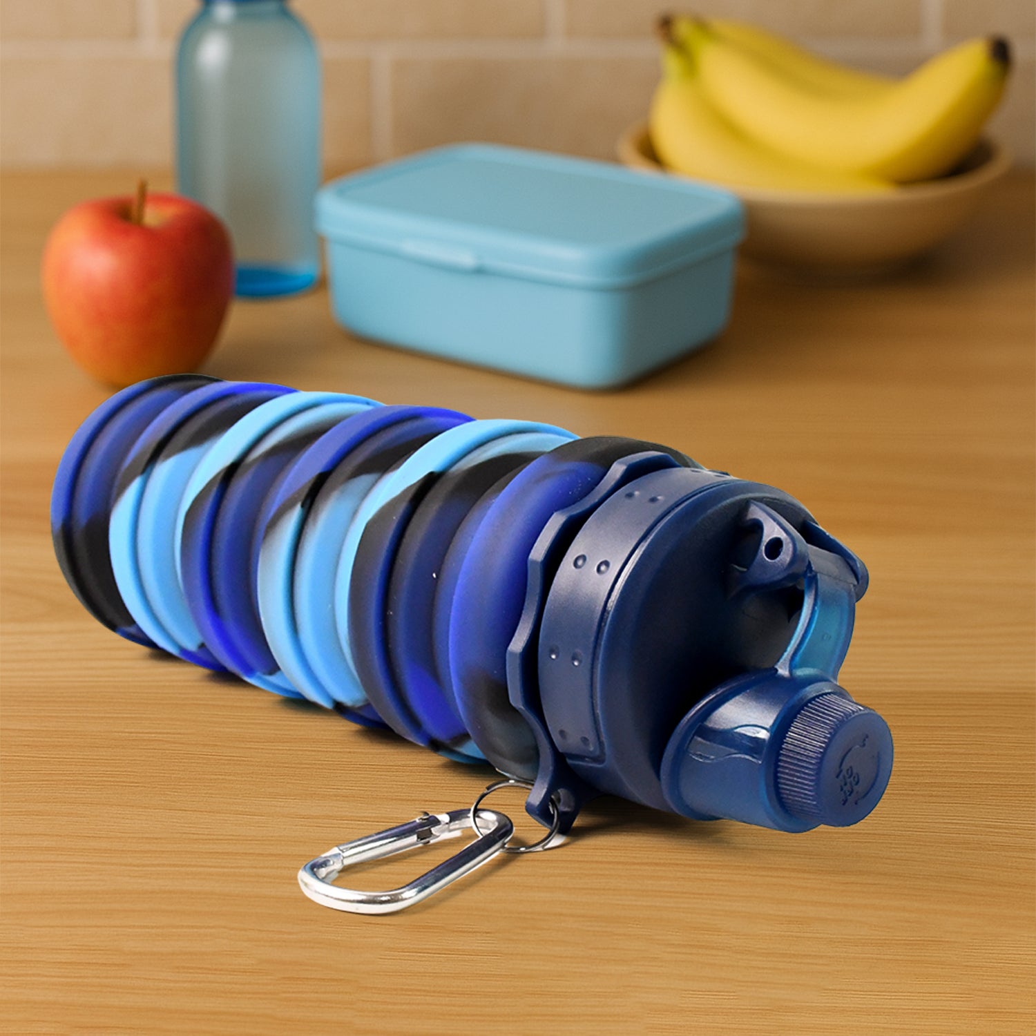 Wukusy silicone foldable water bottle, 24 cm, 500 ml capacity, shown folded and expanded for portable hydration.