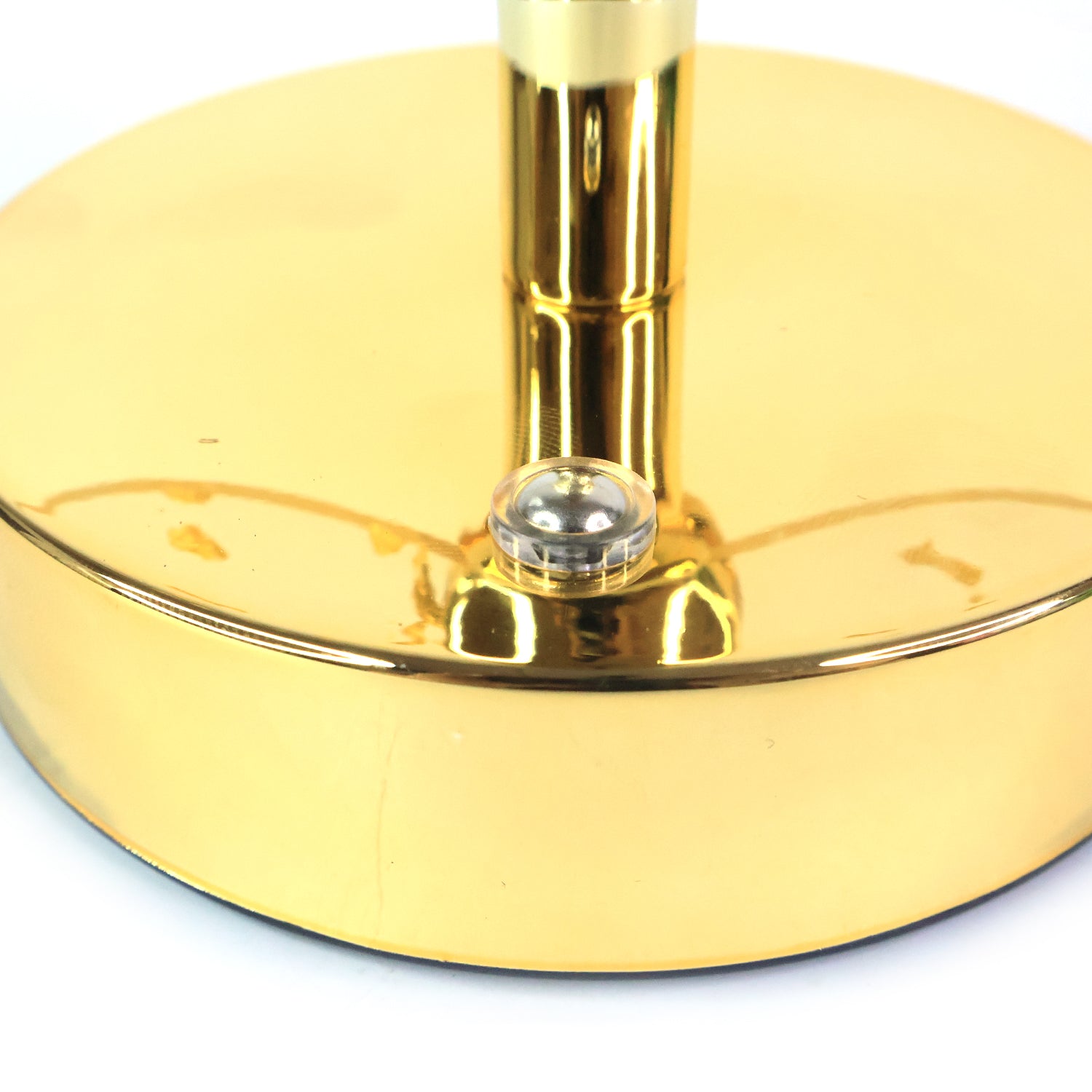 Golden crystal leaf-shaped LED table lamp by Wukusy, elegant home decor with warm ambient lighting and leaf design details.