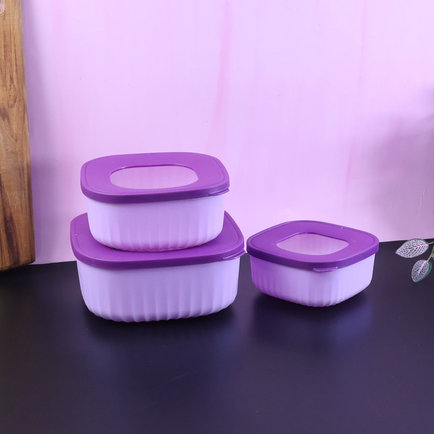 Wukusy premium 3-piece food storage container set with clear lids and airtight seals for kitchen organization and freshness.