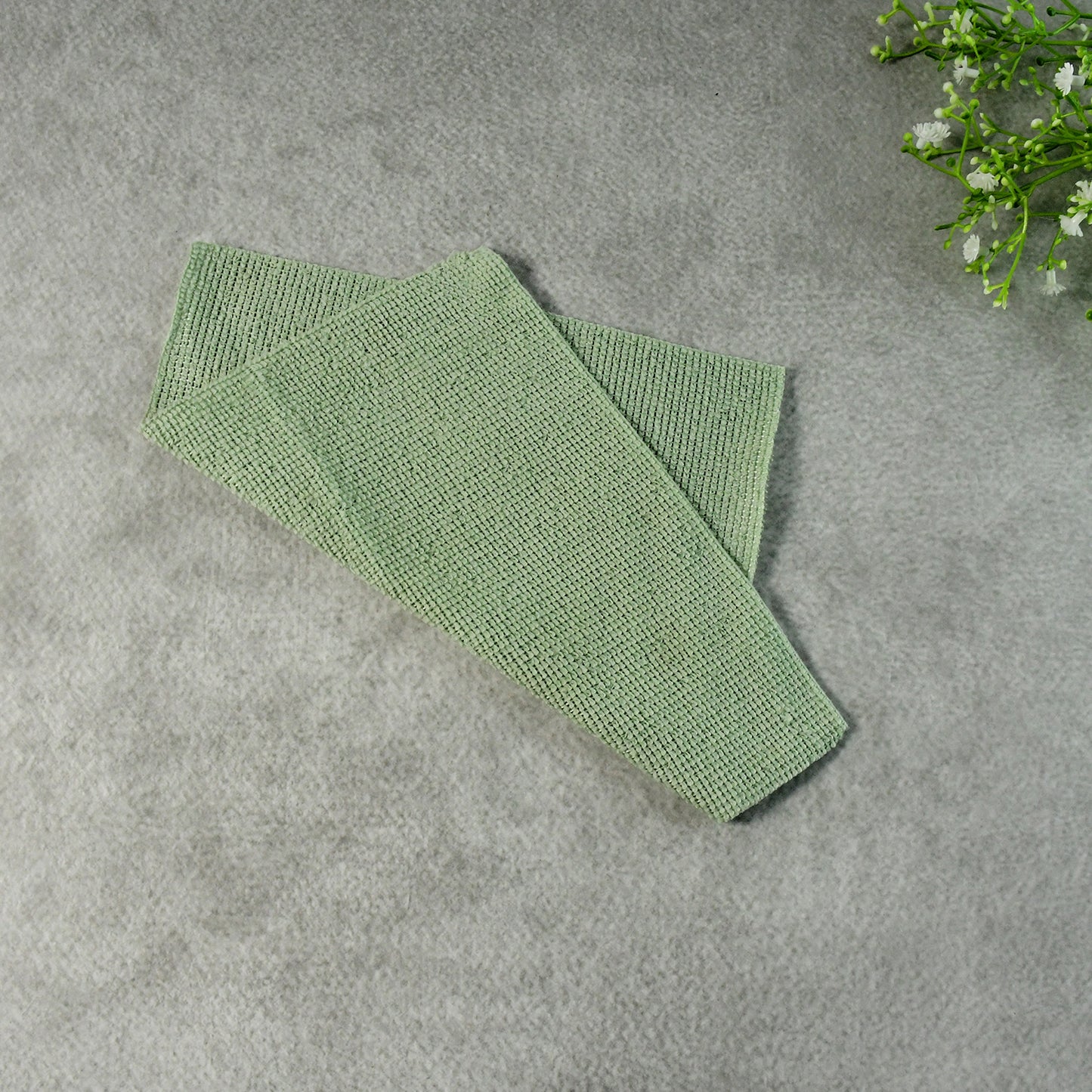 Wukusy microfiber cleaning cloth, 20x20cm, versatile home and kitchen cleaning cloth, soft and absorbent fabric for surfaces.