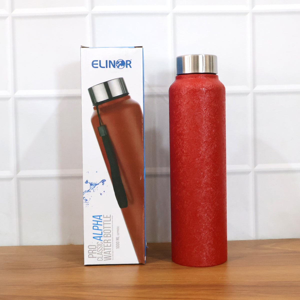 Red 1000ml stainless steel water bottle by Wukusy, featuring a sleek design and durable construction for everyday hydration.
