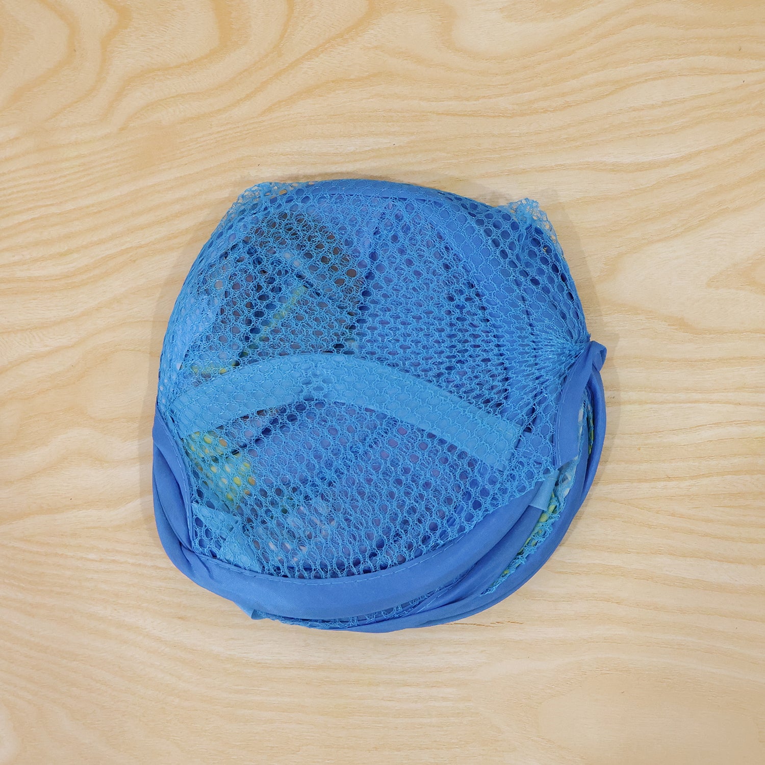 Wukusy foldable laundry basket made of mesh fabric with handles, measuring 34.29x34.29x54.61cm, suitable for clothes storage