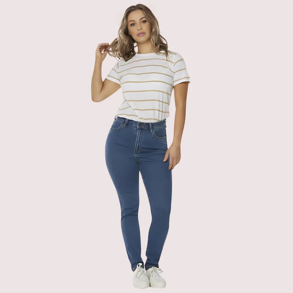 Snazzyway Chic Fit Noir Elegance Skinny Jeans displayed on a model, showcasing a sleek, fitted silhouette in black denim.