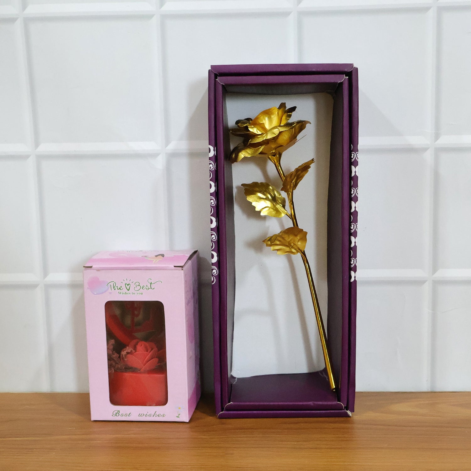 Wukusy heart love decorative showpiece with golden rose flower gift set, featuring two elegant gold and pink accents.