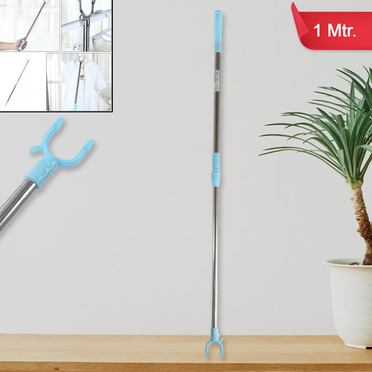 Wukusy stainless steel telescopic pole clothes hanger extended to 1 meter, with hooks for hanging clothes or accessories.