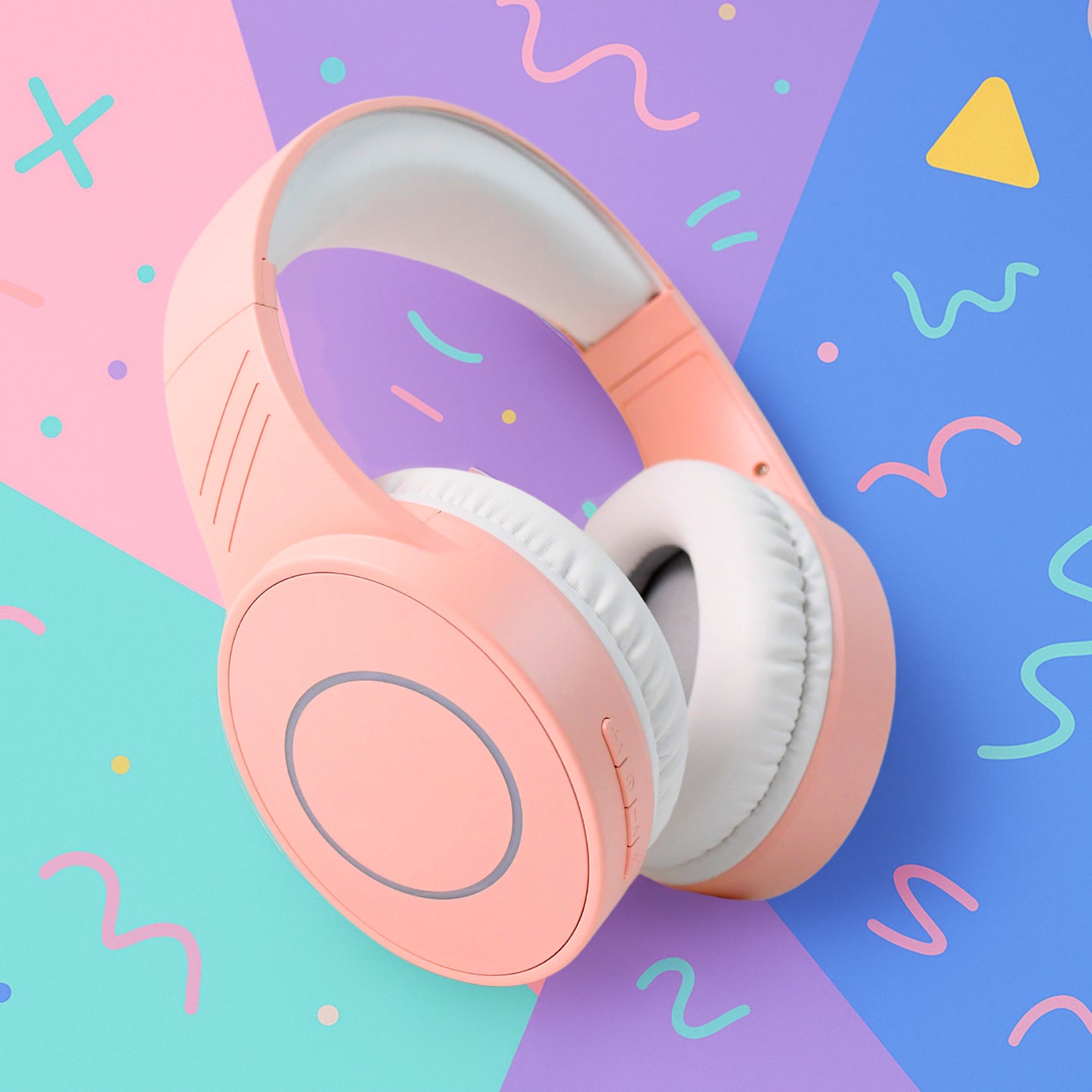 Wukusy wireless over-ear Bluetooth headphones with cushioned ear cups and adjustable headband for comfortable listening.