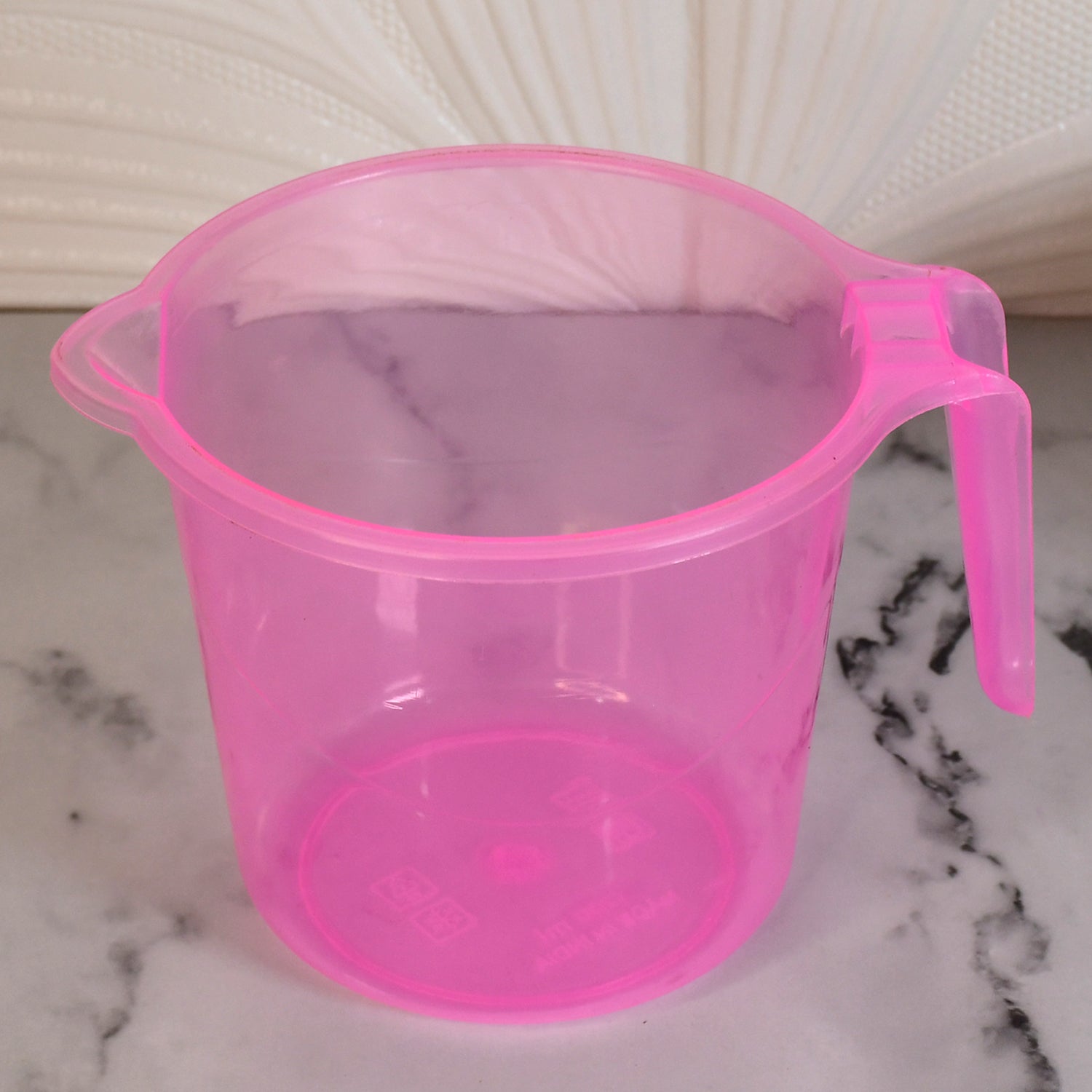 Transparent plastic round bath water mug with colorful mix design, 1200 ml capacity for home and kitchen use.