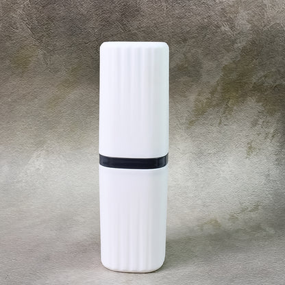 Wukusy plastic hygienic toothbrush travel case, portable and transparent, designed for safe storage of toothbrushes during travel.