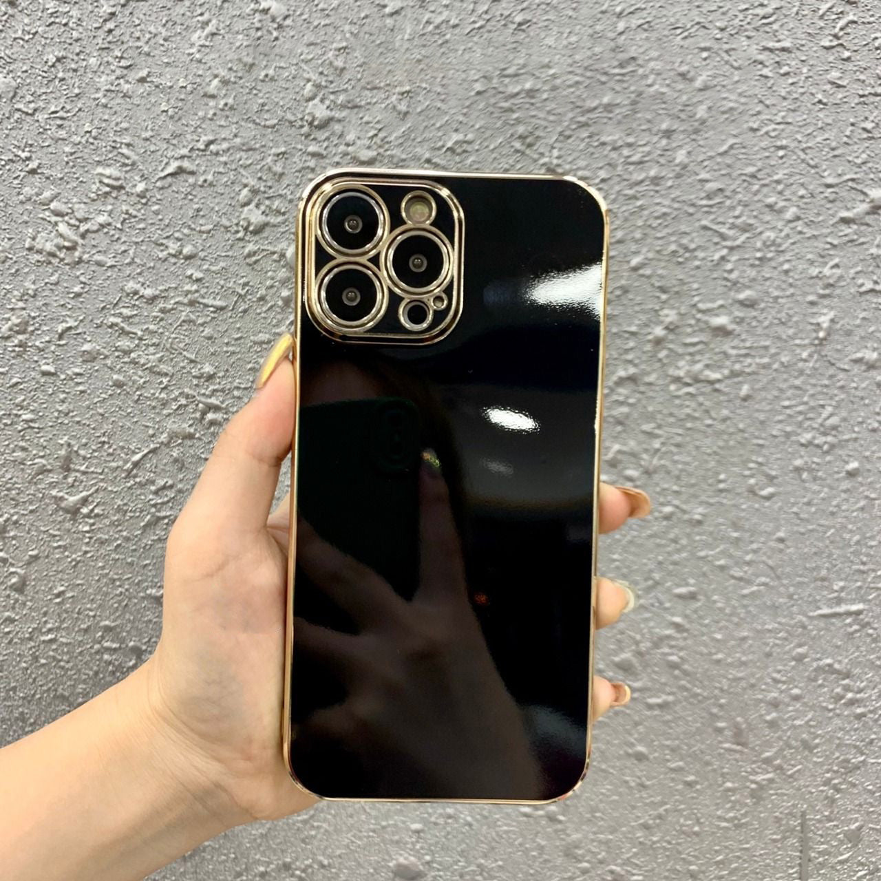 Wukusy 6d chrome hard protection case for Realme smartphone, showcasing sleek chrome finish and durable mobile accessory design.
