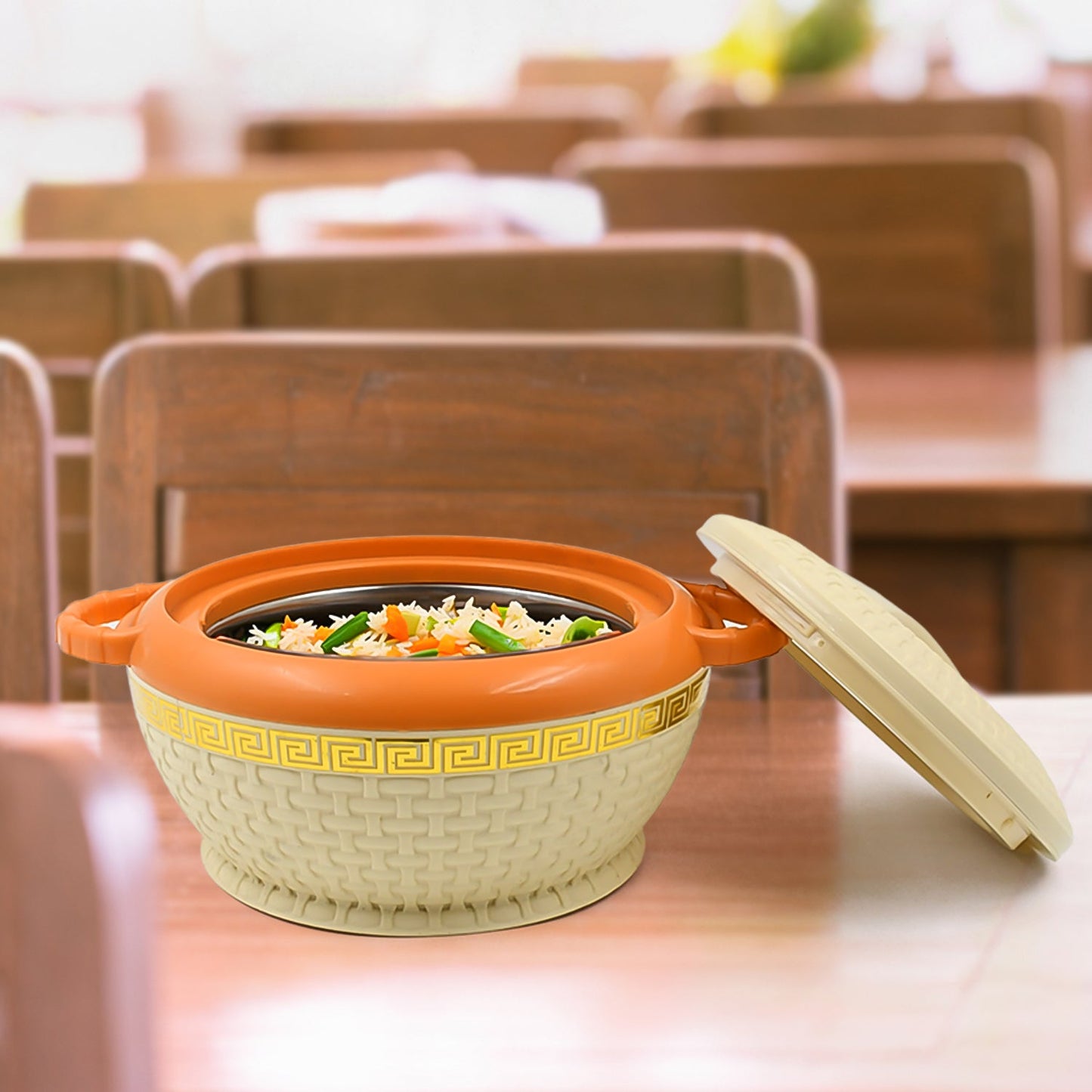 Wukusy insulated hot pot with stainless steel serving casserole and lid, 800 ml capacity, designed for keeping food warm