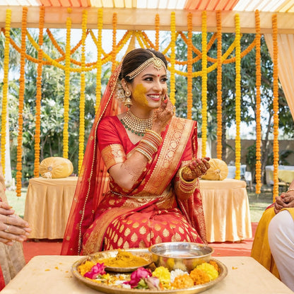 Traditional Wukusy Mahak Pithi for face and body in 100g container, shown in a clear image with natural ingredients.